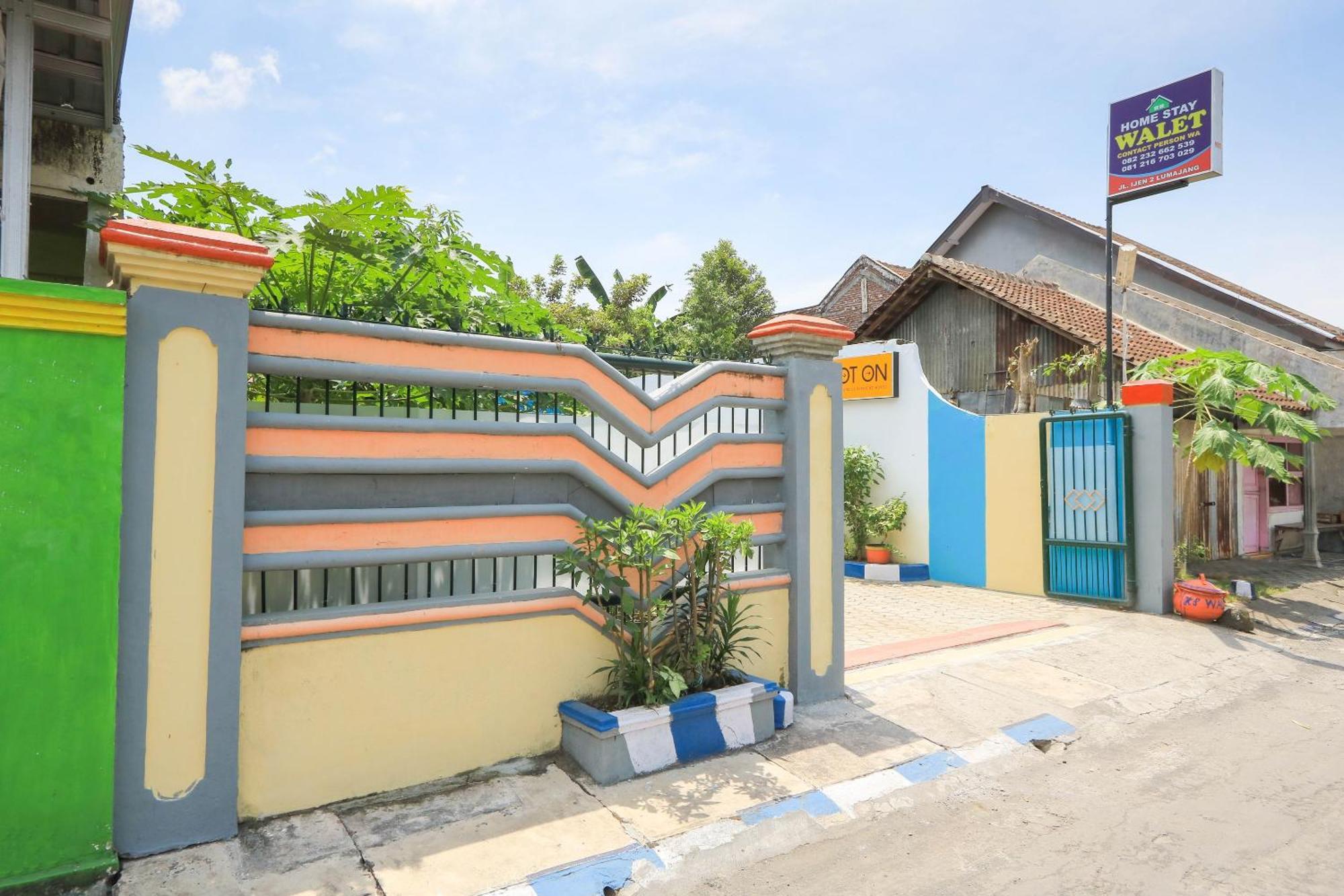Oyo 2440 Wallet Family Residence Syariah Lumajang Екстер'єр фото